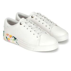 EUC Ted Baker “Timaya” Sneakers Size 8